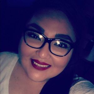 Meet your Posher, Selena